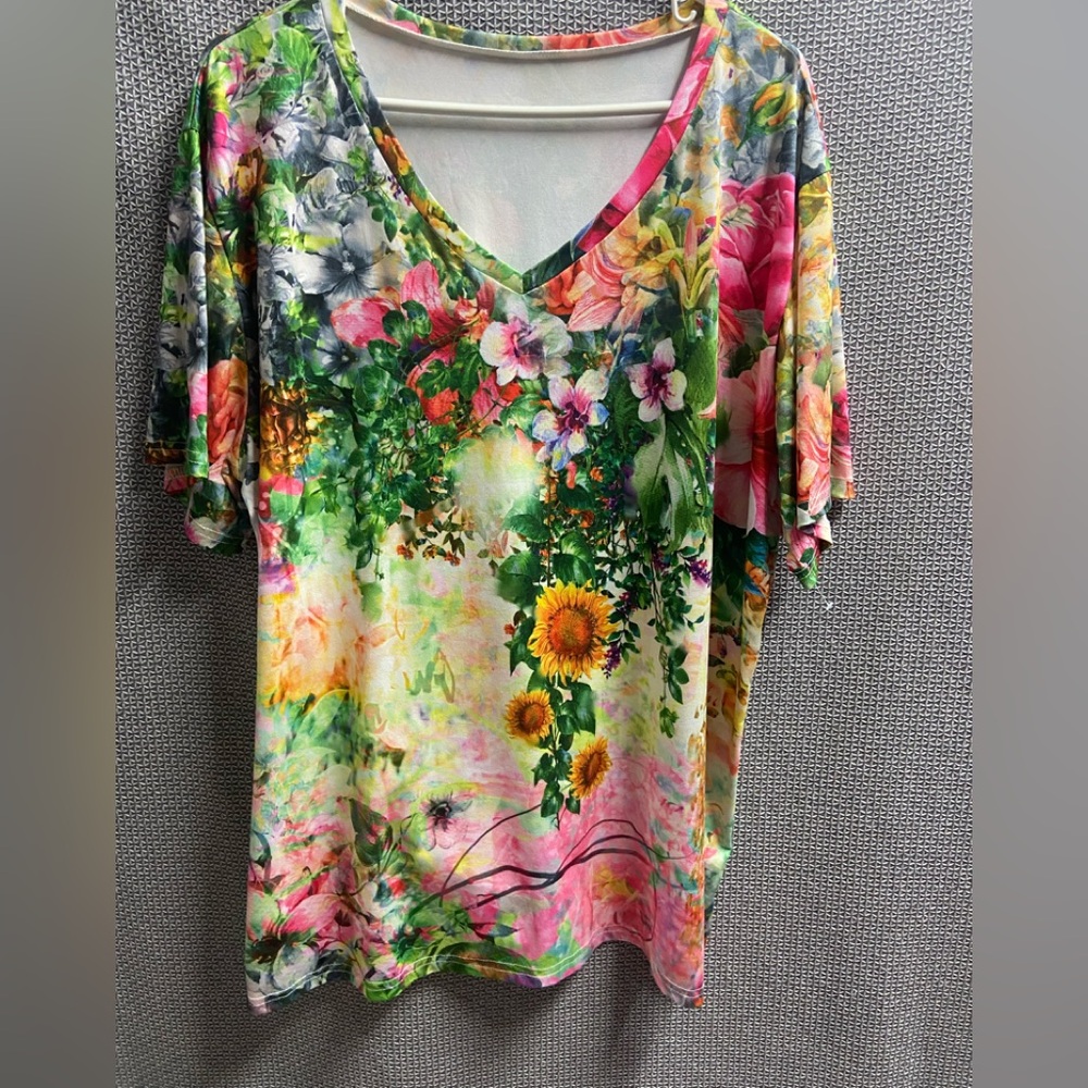 4X Floral v neck  Shirt Sunflower Stretch Shirt Top